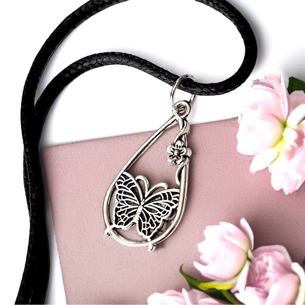 5 For $25💫Ultrafeminine Silver Filigree Teardrop Butterfly Pendant